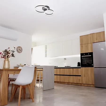 Rajmonda Apartament *